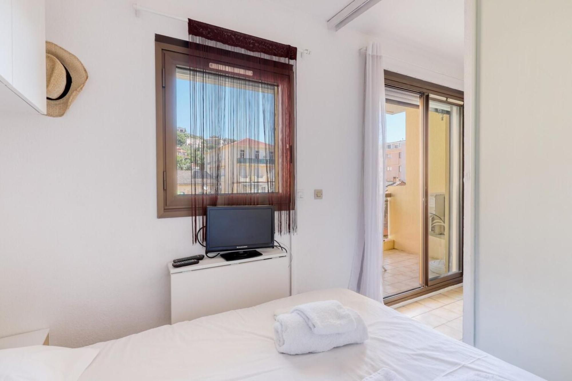 Lavandou - T2 In The City Center - 200 M From The Sea Le Lavandou Exterior photo