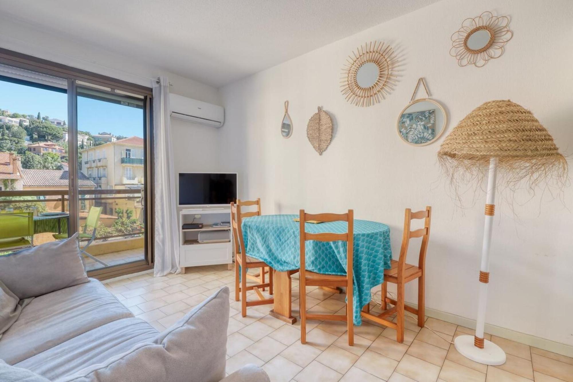 Lavandou - T2 In The City Center - 200 M From The Sea Le Lavandou Exterior photo
